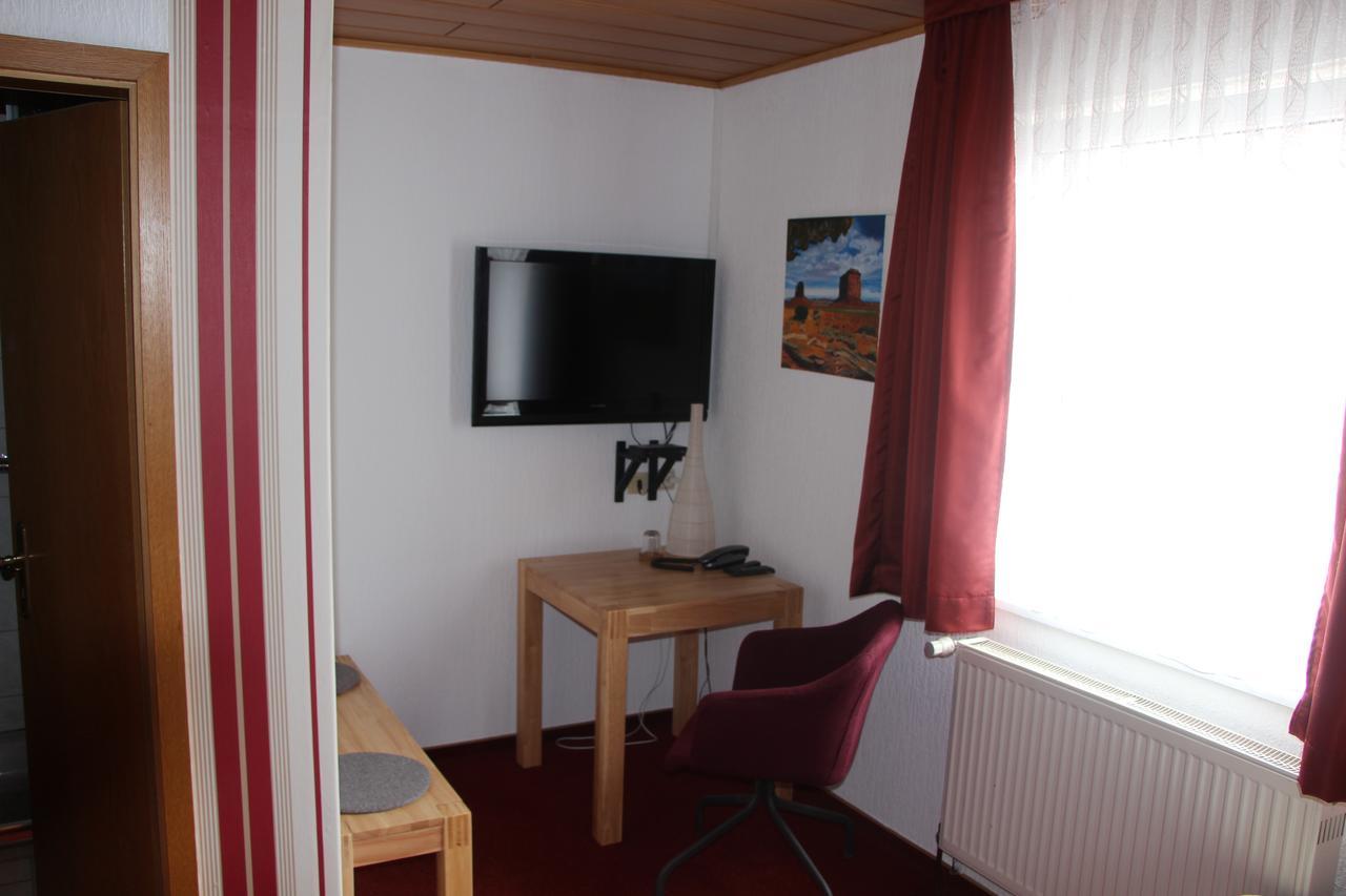 Und Restaurant Hohenzollern Hotel 2*